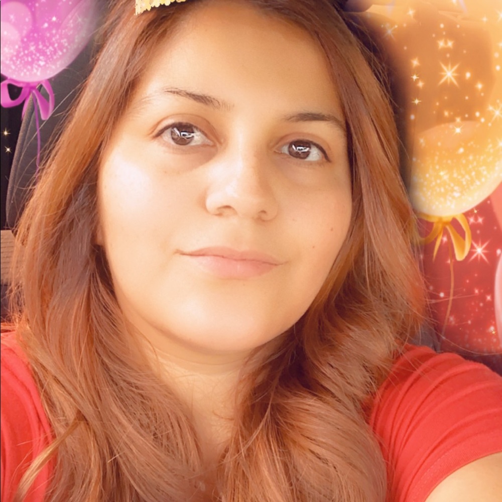 Meet your Posher, Monica